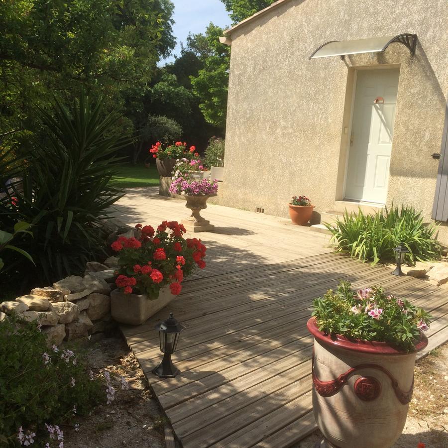 Logis Hotel Restaurant Le Clos Des Capitelles Uchaud Exterior foto