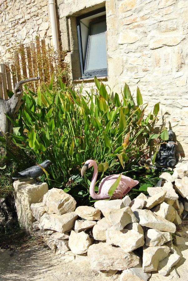 Logis Hotel Restaurant Le Clos Des Capitelles Uchaud Exterior foto
